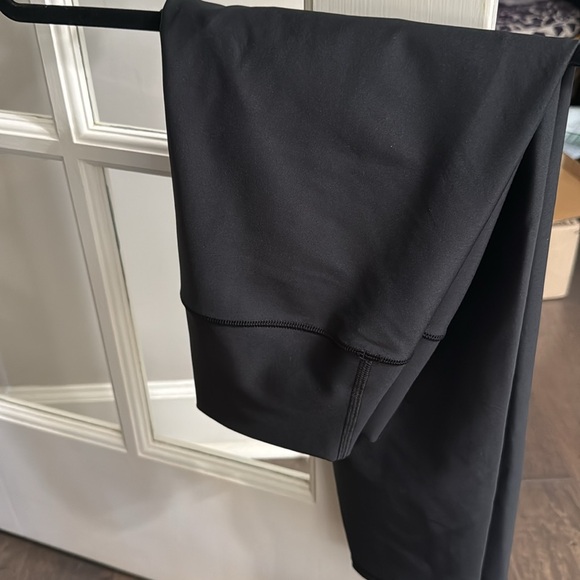 ALO Yoga Black Pants M - Picture 5 of 7